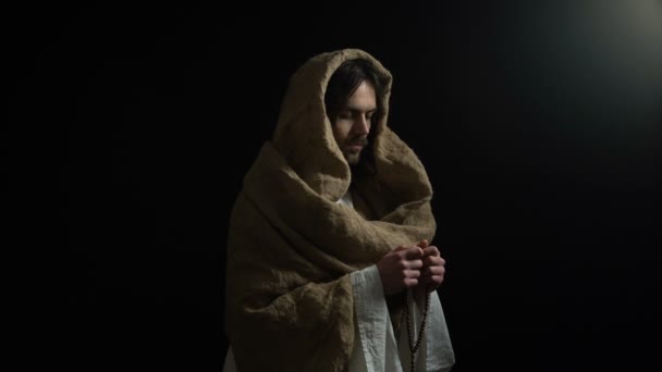 Jesus betet mit Rosenkranz für Todsünden Sühne, Messias-Religion — Stockvideo