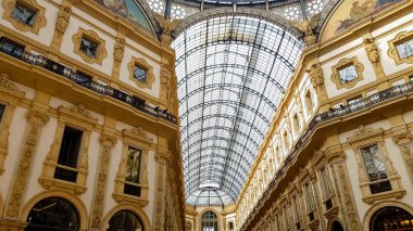 Gezi meşhur Galleria Vittorio Emanuele'ye tarihi mimarisi