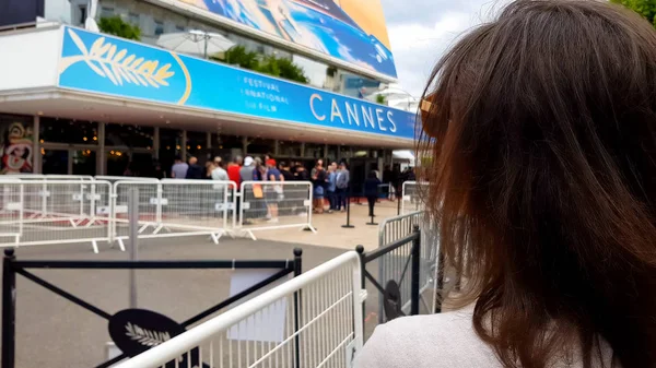 Female Fan Waiting Idol Fence International Cannes Festival Closeup — Stock Photo, Image