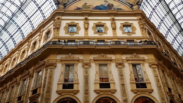 Piękne Wnętrza Galleria Vittorio Emanuele Freski Płaskorzeźby — Zdjęcie stockowe