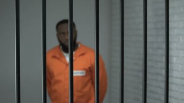 Afro-Amerikan mahkumu hapishane Muhafızları, yolsuzluk hapishanesi ile düzenleme