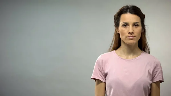 Woman Pink Shirt Looking Camera International Aids Awareness Campaign — 스톡 사진