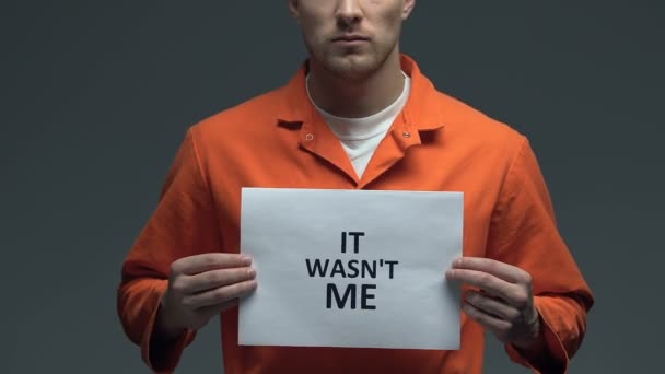 To nebyla moje fráze na lepenici v rukou Běložského vězně, spravedlnosti — Stock video
