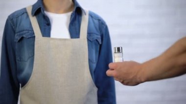 Aşçılıkta tuzu reddeden şef, kalp hastalığını önlemek için sağlıklı beslenme