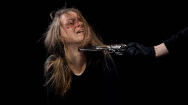 Silah, cinsel kölelik, kötüye yaralı kadın kaçıran tehdit korkuttu