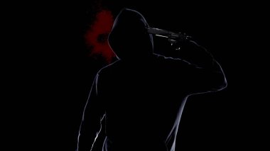 Umutsuz adam kendini tabanca, kanlı intihar ve suç ile çekim hoodie