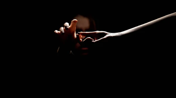 Süchtige Nimmt Tablette Von Drogenhändler Hand Hand Dunkelheit Willenskraft Fehlt — Stockfoto