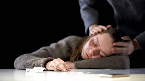 Lady Checking Unconscious Woman Suffering Narcotic Poisoning Drug Overdose — Stock Photo, Image