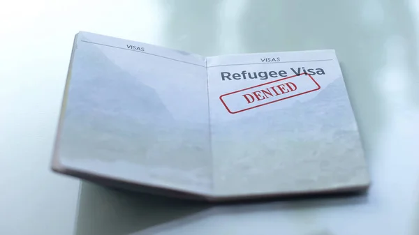 Vluchteling Visum Geweigerd Zegel Gestempeld Paspoort Douanekantoor Reizen — Stockfoto