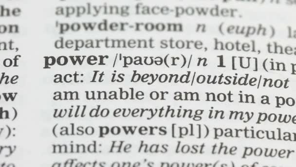 Palabra de poder en diccionario inglés, fuentes alternativas de energía, gobierno estatal — Vídeo de stock