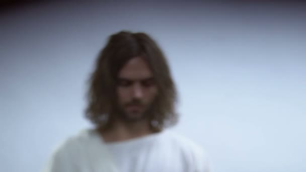 Неизлечимо больной человек видит явление Иисуса перед смертью, духовность — стоковое видео
