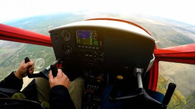 Spor düzleminde ekstrem ders, Pov adam kontrol paneli, adrenalin bakıyor