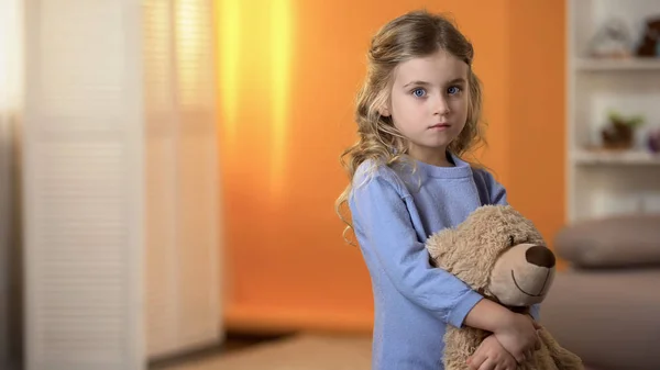 Adorable Sad Little Girl Hugging Favorite Teddy Bear Feeling Lonely — Stock Photo, Image