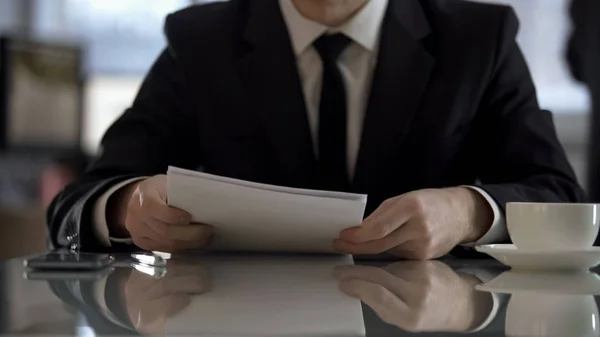 Young Businessman Reading Terms Agreement Signing Business Contract — 스톡 사진