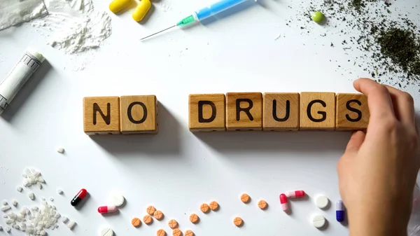 Hay Texto Sobre Drogas Cubos Madera Abuso Concepto Adicción Problemas — Foto de Stock