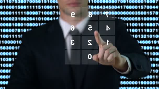 Hombre ingresando contraseña en pantalla, acceso a bases de datos de seguridad, tecnología moderna — Vídeo de stock