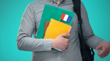 Fransız bayraklı defter tutan öğrenci, uluslararası eğitim programı