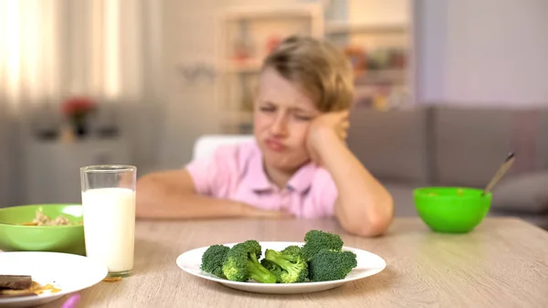 Schoolboy Looking Sadly Broccoli White Plate Childhood Nutrition Food — Stock Photo, Image