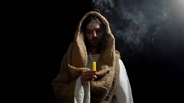 Jezus Houdt Geblazen Kaars Bidden Voor Mensen Zonden Ervaring Ziel — Stockfoto