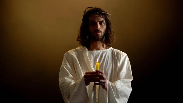 Deus Coroa Espinhos Segurando Vela Santo Mártir Orando Por Pessoas — Fotografia de Stock