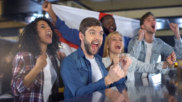 Futbolistas Ingleses Con Bandera Celebrando Victoria Selección Nacional Derby —  Fotos de Stock