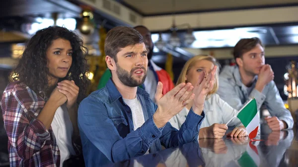 Italian Football Fans Disappointed Missing Goal Match Championship Game — Stock Photo, Image