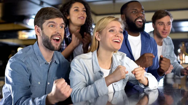 Extremely Happy Sport Fans Celebrating Victory Favorite Team Leisure — Stock Photo, Image