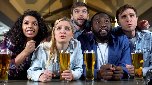 Group Multiethnic Friends Worrying Favorite Team Watching Championship — Stock Photo, Image