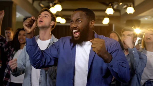 Excited African American Man Friends Rejoicing Victory Project Success — Stock Photo, Image