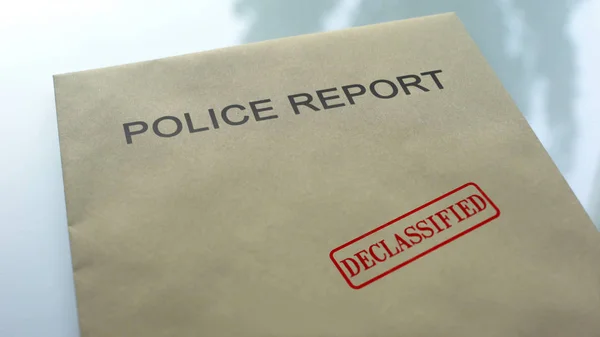 Raport Policji Odtajnione Pieczęć Opieczętowane Folder Ważnymi Dokumentami — Zdjęcie stockowe