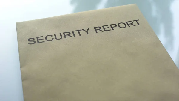 Informe Seguridad Carpeta Con Documentos Importantes Sobre Mesa Primer Plano — Foto de Stock
