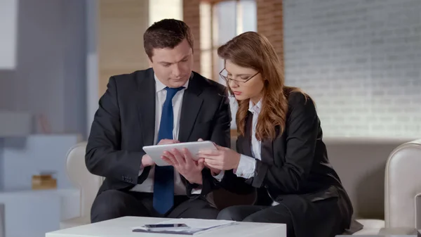 Colleagues Planning Startup Tablet Together Discussing Business Issues — Stock Photo, Image