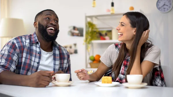 Laughing Multiethnic Family Having Lunch Cake Spending Time Together — Stock Photo, Image