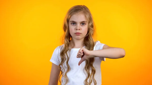 Unhappy Blond Girl Making Thumbs Gesture Dislike Services Poor Quality — Stock Photo, Image