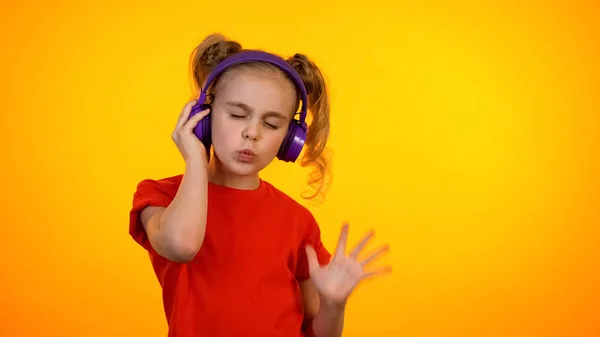 Cute Blond Schoolgirl Listening Favorite Song Headphones Advertisement — Stock Photo, Image