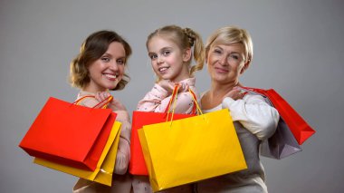 Mutlu anne, kız ve anneanne Holding alışveriş çantaları, kadın eğlence, Satılık