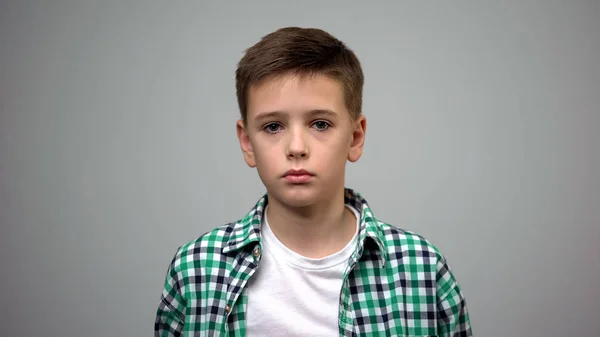 Scared Male Kid Standing Grey Background Frightened Child Orphanage Bullying — Stock Photo, Image