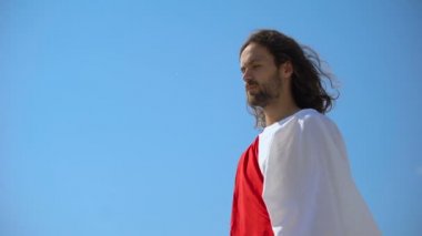 Tanrı kamera içine gülümsüyor, erdemli Hıristiyanlar sevinçli, başlıklar için şablon