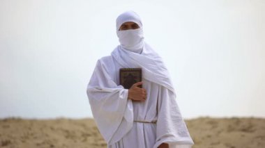 Arap hac çöl koran tutan, Islam inanç ve öğretileri vaiz