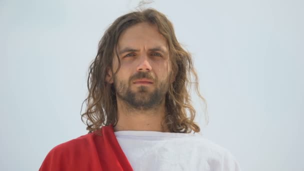 Jesus gråter och tittade in i kameran, känsla av medkänsla för människor, barmhärtighet — Stockvideo