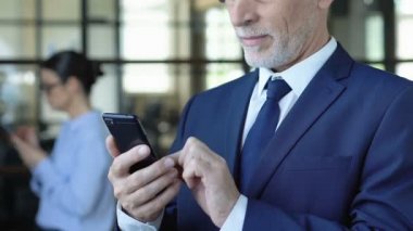 Girişimci kaydırma cep telefonu, çevrimiçi uygulamada başlangıç planlaması