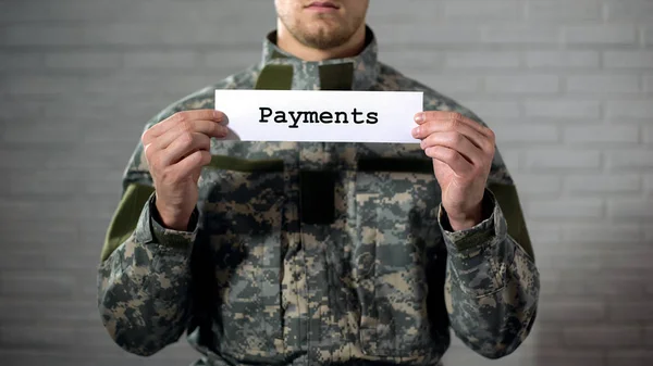 Betalingsord Skrevet Skilt Hendene Mannlige Soldater Veteraner Støtte Bistand – stockfoto