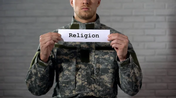 Religionsord Skrevet Tegn Hendene Mannlig Soldat Tro Gud Bønn – stockfoto