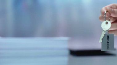 Servetin anahtarını veren el, para toplamanın sırrı, başarılı iş, rüya