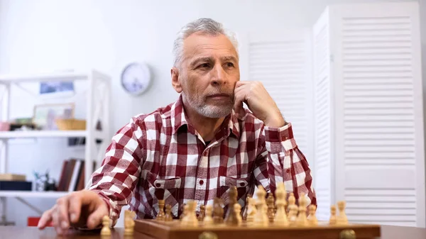 Aging Pensive Male Playing Chess Alone Suffering Loneliness Nursing Home — Stock Photo, Image