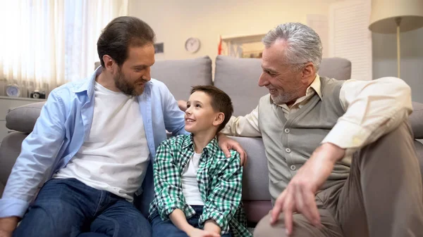 Nonno Papà Condividere Esperienza Con Preteen Ragazzo Famiglia Limiti Insieme — Foto Stock