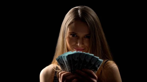 Mulher Alegre Mostrando Monte Notas Dólar Casino Online Anúncio Loteria — Fotografia de Stock