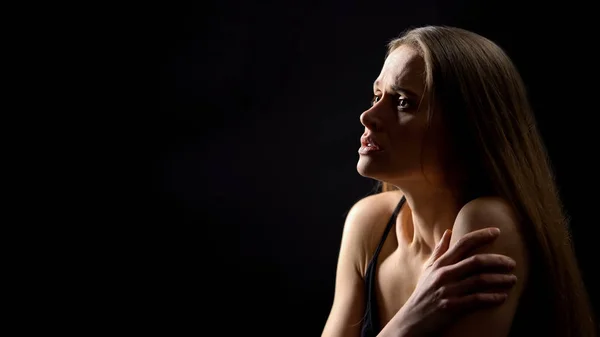 Mulher Aterrorizada Que Sofre Medos Problemas Psicológicos Vítima Rapto — Fotografia de Stock