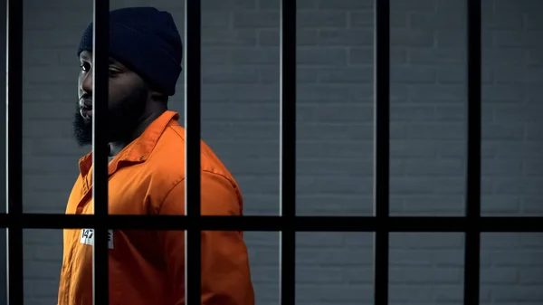 감옥에 있는 아프리카계 미국인 범죄자, 납치에 대한 처벌 — 스톡 사진