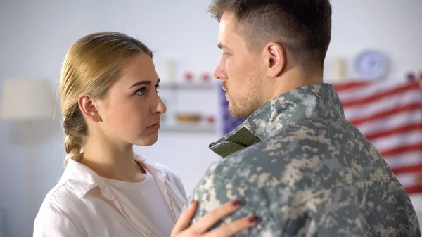 Upset Girlfriend Looking Boyfriend Camouflage Goodbying Duty — Stock Photo, Image